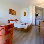 Quatro Ii 250m Od Kupaliska Podhájska