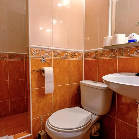 Quatro Ii 250m Od Kupaliska Penzion Podhájska