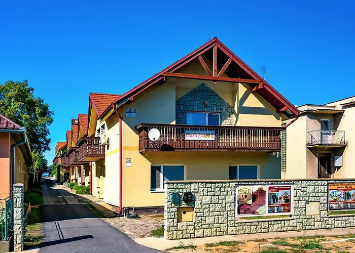 Quatro Ii 250m Od Kupaliska Gasthof Podhájska