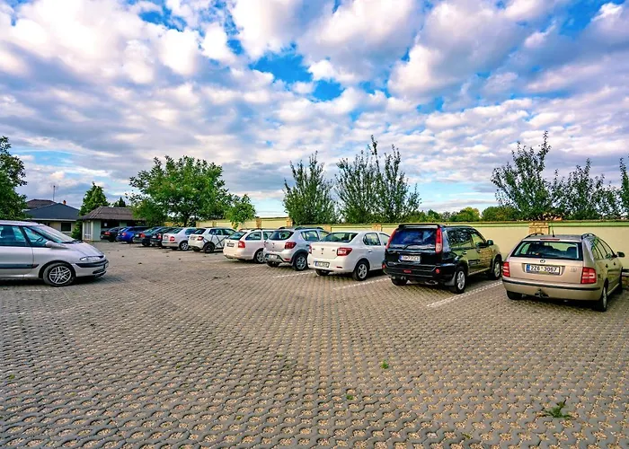 Quatro Ii 250m Od Kupaliska Gasthof 3*