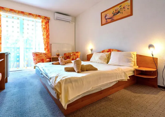 Quatro Ii 250m Od Kúpaliska Pensión