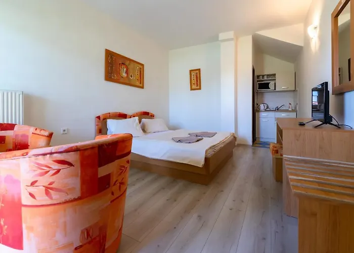 Quatro Ii 250m Od Kupaliska Podhájska